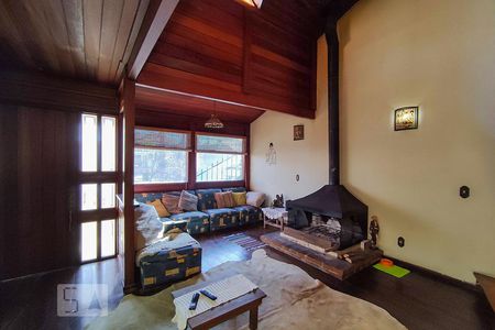 Sala de casa à venda com 3 quartos, 162m² em Niterói, Canoas