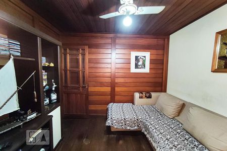 Casa à venda com 162m², 3 quartos e 3 vagas Casa à venda com 162m², 3 quartos e 3 vagasSala de TV