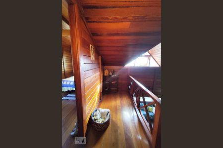 Casa à venda com 162m², 3 quartos e 3 vagas Casa à venda com 162m², 3 quartos e 3 vagasCorredor