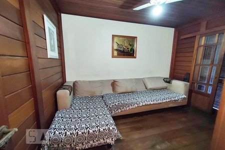 Sala de TV de casa à venda com 3 quartos, 162m² em Niterói, Canoas