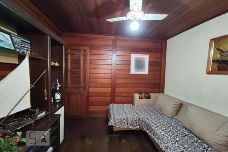 Sala de TV de casa à venda com 3 quartos, 162m² em Niterói, Canoas