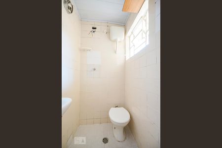 Banheiro social de casa para alugar com 1 quarto, 35m² em Vila Esperança, São Paulo