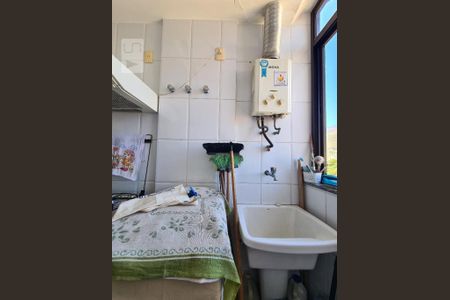 Apartamento à venda com 64m², 2 quartos e 1 vagaÁrea de Serviço