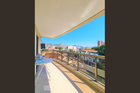 Apartamento à venda com 64m², 2 quartos e 1 vagaVaranda