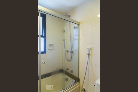 Apartamento à venda com 105m², 3 quartos e 2 vagasBanheiro da suíte