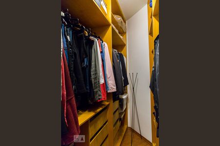 Apartamento à venda com 105m², 3 quartos e 2 vagasCloset da suíte