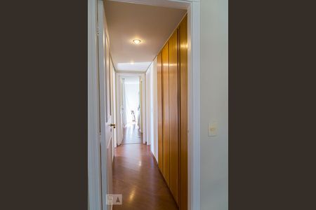 Apartamento à venda com 105m², 3 quartos e 2 vagasCorredor