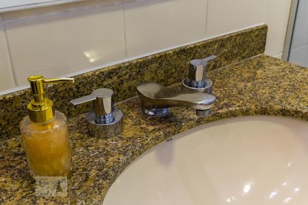 Apartamento à venda com 105m², 3 quartos e 2 vagasBanheiro da suíte - Torneira