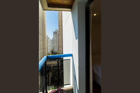 Apartamento à venda com 105m², 3 quartos e 2 vagasVaranda do quarto 2