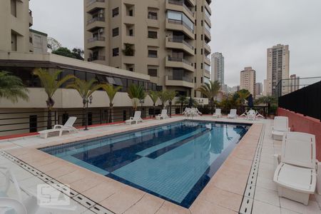 Apartamento à venda com 120m², 3 quartos e 3 vagasÁrea comum - Piscina