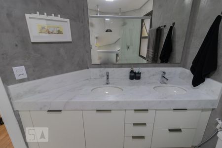 Apartamento à venda com 120m², 3 quartos e 3 vagasBanheiro da Suíte 1