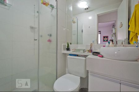 Banheiro de apartamento para alugar com 2 quartos, 47m² em Jardim Sao Francisco (zona Leste), São Paulo