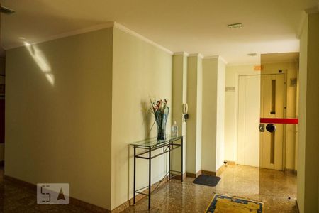 Apartamento à venda com 60m², 2 quartos e 2 vagasHall