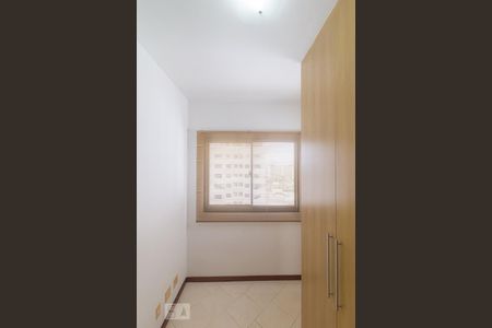 Apartamento à venda com 82m², 3 quartos e 2 vagasQuarto 2