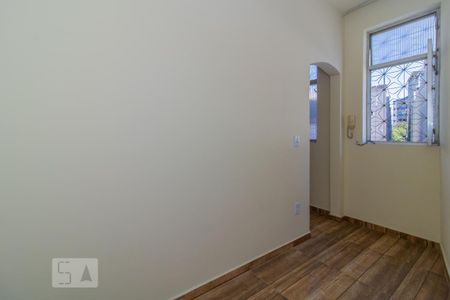 Hall de apartamento para alugar com 2 quartos, 77m² em Penha Circular, Rio de Janeiro