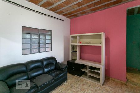 Sala de casa à venda com 6 quartos, 100m² em Santa Mônica, Belo Horizonte