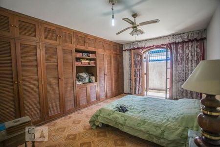 Casa à venda com 243m², 3 quartos e 6 vagasSuíte