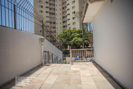 Casa à venda com 243m², 3 quartos e 6 vagasHall