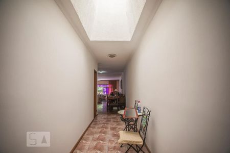 Casa à venda com 243m², 3 quartos e 6 vagasCorredor - Quartos