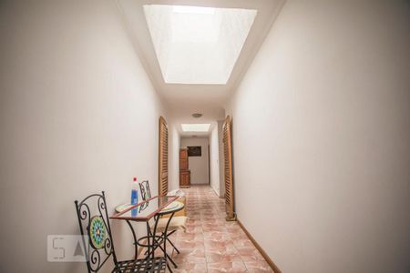 Casa à venda com 243m², 3 quartos e 6 vagasCorredor - Quartos