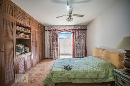 Casa à venda com 243m², 3 quartos e 6 vagasSuíte - Ventilador de Teto