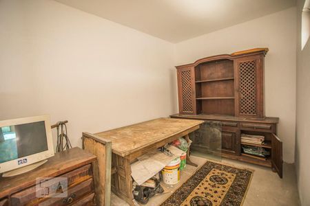 Casa à venda com 243m², 3 quartos e 6 vagasQuarto de Serviço