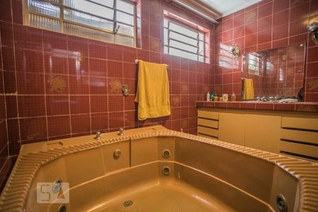 Casa à venda com 243m², 3 quartos e 6 vagasBanheiro Suíte