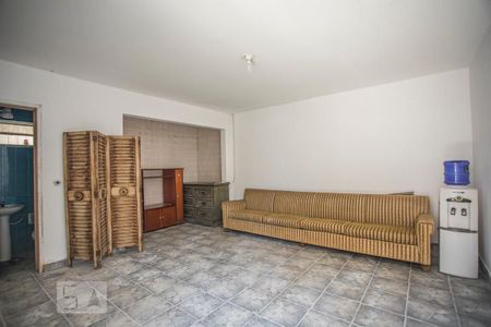 Casa à venda com 243m², 3 quartos e 6 vagasSalão de Festas