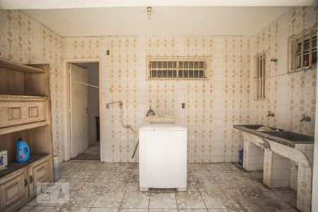 Casa à venda com 243m², 3 quartos e 6 vagasÁrea de Serviço