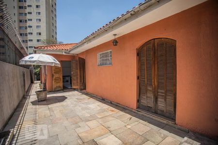 Casa à venda com 243m², 3 quartos e 6 vagasCorredor Externo
