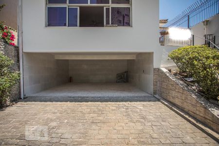 Casa à venda com 243m², 3 quartos e 6 vagasGaragem