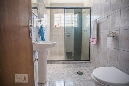 Casa à venda com 243m², 3 quartos e 6 vagasBanheiro