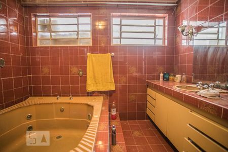 Casa à venda com 243m², 3 quartos e 6 vagasBanheiro Suíte - Hidro