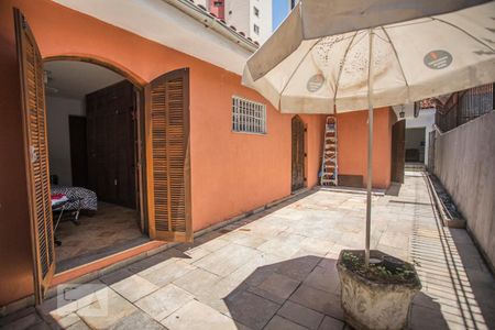 Casa à venda com 243m², 3 quartos e 6 vagasCorredor Externo