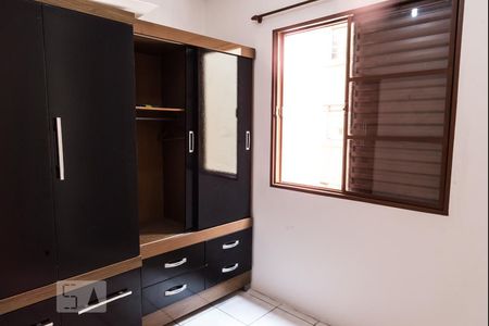 Quarto 1 de apartamento à venda com 2 quartos, 47m² em Jardim Iracema, Taboão da Serra