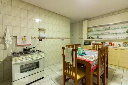 Casa à venda com 234m², 4 quartos e 3 vagasCozinha