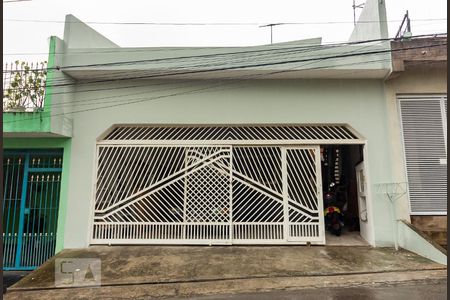 Casa à venda com 234m², 4 quartos e 3 vagasFachada