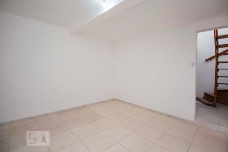 Sala  de casa de condomínio para alugar com 2 quartos, 70m² em Vila Jardim, Porto Alegre