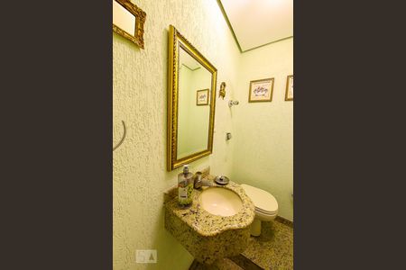 Casa à venda com 130m², 2 quartos e 2 vagas Casa à venda com 130m², 2 quartos e 2 vagasBanheiro