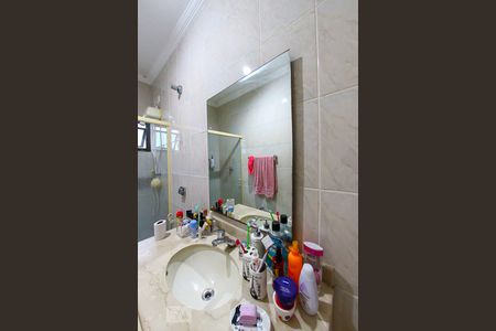 Casa à venda com 130m², 2 quartos e 2 vagas Casa à venda com 130m², 2 quartos e 2 vagasBanheiro da Suite