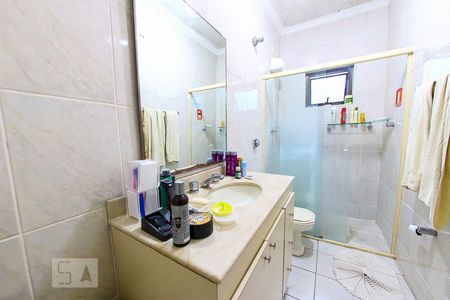 Casa à venda com 130m², 2 quartos e 2 vagas Casa à venda com 130m², 2 quartos e 2 vagasBanheiro