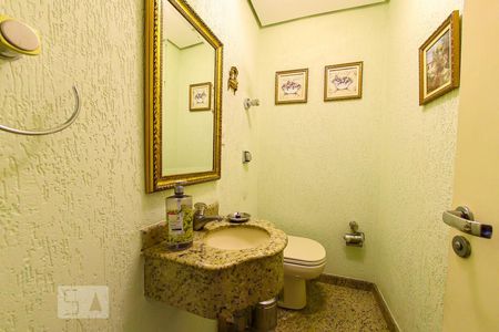 Casa à venda com 130m², 2 quartos e 2 vagas Casa à venda com 130m², 2 quartos e 2 vagasBanheiro