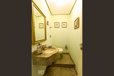 Casa à venda com 130m², 2 quartos e 2 vagas Casa à venda com 130m², 2 quartos e 2 vagasBanheiro