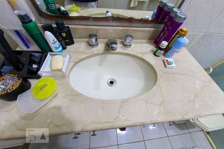 Casa à venda com 130m², 2 quartos e 2 vagas Casa à venda com 130m², 2 quartos e 2 vagasBanheiro