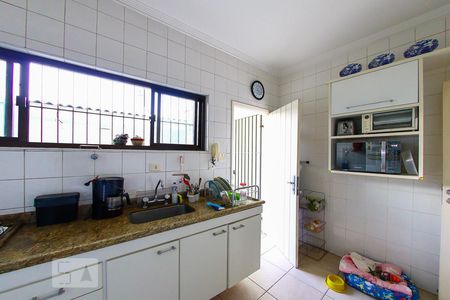 Casa à venda com 130m², 2 quartos e 2 vagas Casa à venda com 130m², 2 quartos e 2 vagasCozinha