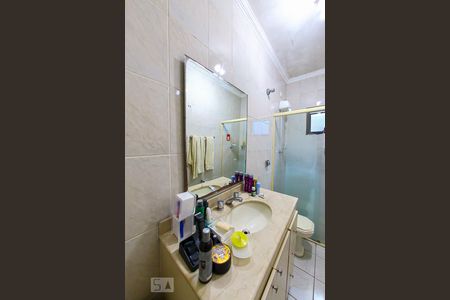 Casa à venda com 130m², 2 quartos e 2 vagas Casa à venda com 130m², 2 quartos e 2 vagasBanheiro