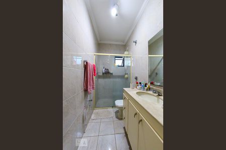 Casa à venda com 130m², 2 quartos e 2 vagas Casa à venda com 130m², 2 quartos e 2 vagasBanheiro da Suite