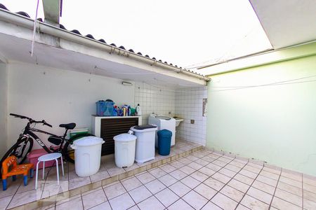 Casa à venda com 130m², 2 quartos e 2 vagas Casa à venda com 130m², 2 quartos e 2 vagasArea de Serviço