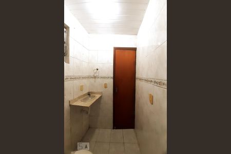 Casa à venda com 140m², 3 quartos e sem vaga Casa à venda com 140m², 3 quartos e sem vagaBanheiro Social