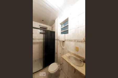 Casa à venda com 140m², 3 quartos e sem vaga Casa à venda com 140m², 3 quartos e sem vagaBanheiro Social